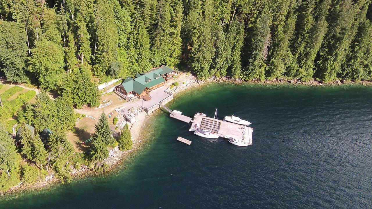 Homfray Lodge Desolation Sound Exterior photo