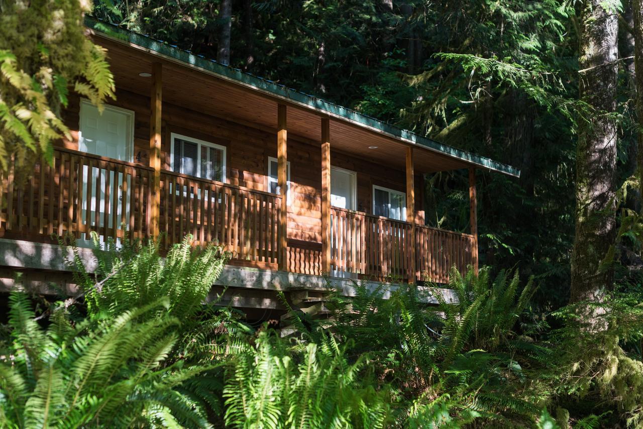 Homfray Lodge Desolation Sound Exterior photo